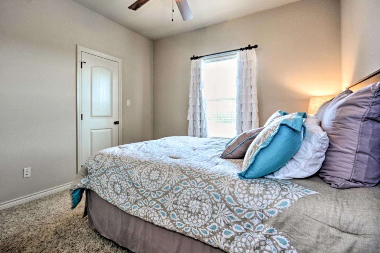 College Station Townhouse With Private Patio Villa Buitenkant foto