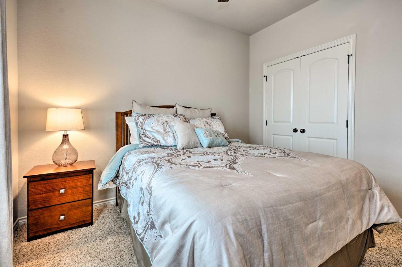 College Station Townhouse With Private Patio Villa Buitenkant foto